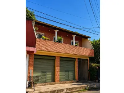 Casa en venta en Fernando de la Mora 2