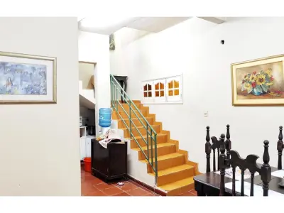 Casa en venta en Fernando de la Mora 4