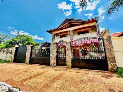 House for sale in Fernando de la Mora, Zona Norte 2