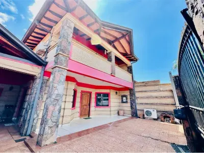 House for sale in Fernando de la Mora, Zona Norte 3