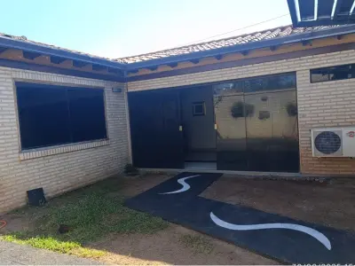Casa à venda em Fernando de la Mora, zona norte 3