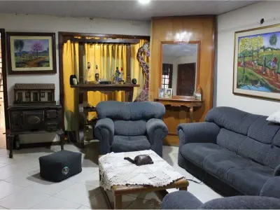 Casa à venda em Fernando de la Mora, zona sul 3