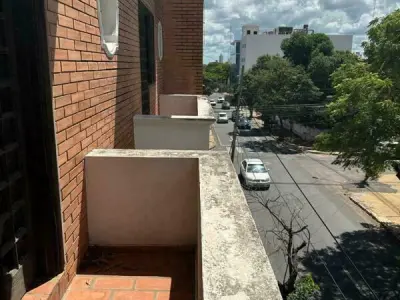 Casa en venta en Gral. Díaz, Asunción — 3 niveles, apta para oficinas o vivienda 2