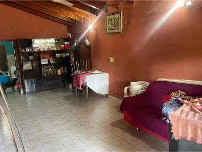 Casa à venda em Guarambaré, Central 4