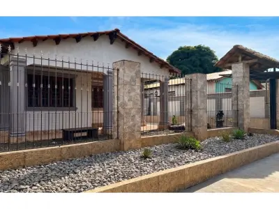 Casa à venda em Hernandarias com jardim e estacionamento 4