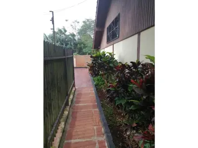 Casa en venta en Hernandarias, Mariscal López 4