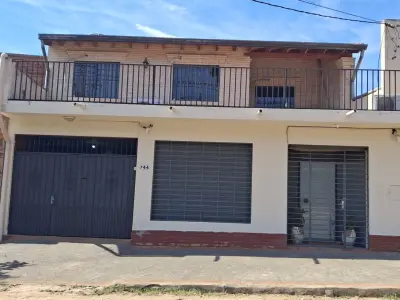Casa à venda em Herrera, Assunção, com 5 dormitórios 2