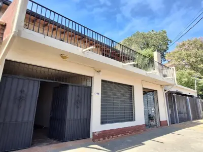 Casa à venda em Herrera, Assunção, com 5 dormitórios 3