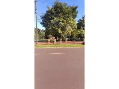 Casa à venda em Hohenau, Itapúa, com amplo terreno 4