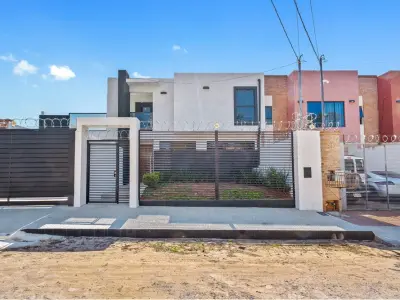 Casa à venda em Itá Enramada, Assunção 4