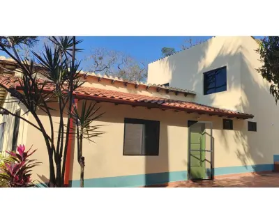 Casa à venda em Itacurubí de la Cordillera com três casas 4