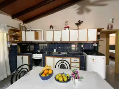 Casa en venta en Itauguá — 900 m² terreno, 4 dormitorios 2