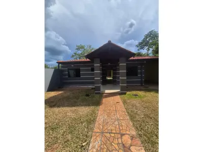 Casa en venta en Itauguá, Central, con 2 dormitorios 2