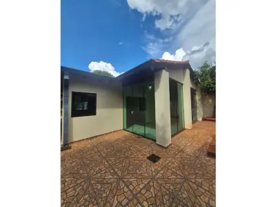 Casa en venta en Itauguá, Central, con 2 dormitorios 4