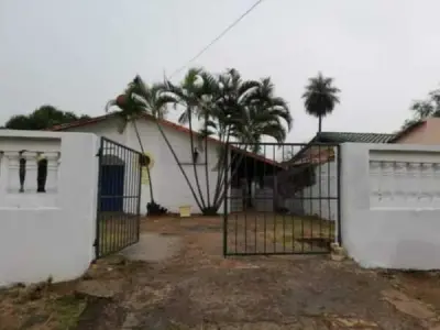 Casa à venda em Itay, Assunção — terreno de 450 m² 3