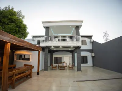 Casa à venda em La Blanca, Ciudad del Este, com 4 dormitórios 3