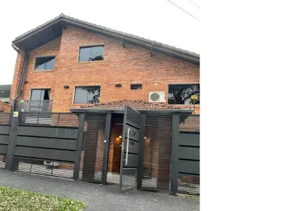 Casa en venta en Lambaré, Barrio Kennedy 2