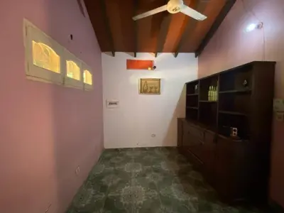 House for sale in Lambaré, San Isidro neighborhood 4