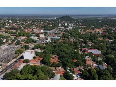 Casa en venta en Lambaré con 5 dormitorios 3