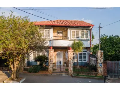 House for sale in Lambaré with pool and BBQ area 4