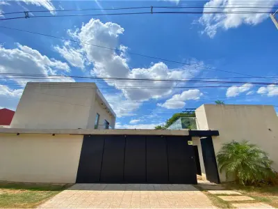 Casa en venta en Lambaré con piscina y quincho 3