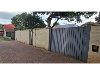 Casa à venda em Lambaré, San Isidro, 4 dormitórios 3