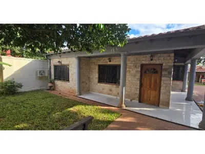 Casa à venda em Lambaré, San Isidro, 4 dormitórios 4