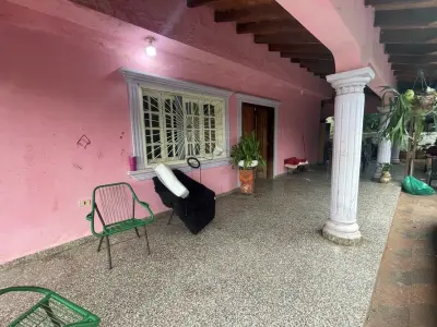 Casa en venta en Lambaré, San Roque González 3