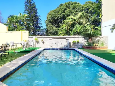 Casa en venta en Lambaré, sobre Avda. Félix Bogado 4