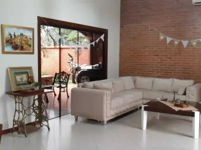 House for Sale in Las Carmelitas, Cambyretá – 3 Bedrooms with Pool 2