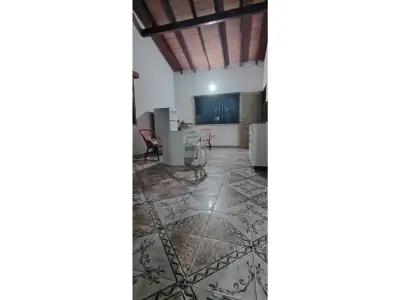 Casa en venta en Las Golondrinas, Loma Pytá, Asunción 3