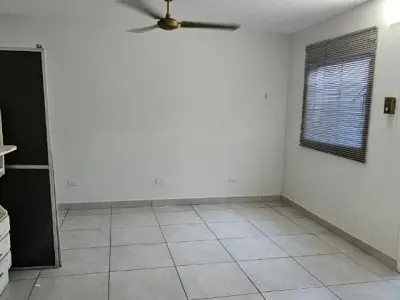 Casa en venta en Las Mercedes, Asunción 3