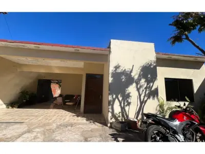 Casa en venta en Laurelty, Luque 3