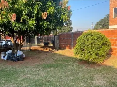 Casa en venta en Laurelty, Luque 3