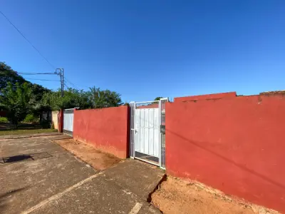 Casa à venda em Laurelty, Luque com 3 quartos 2