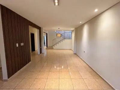 Casa en venta en Loma Merlo, Luque 4