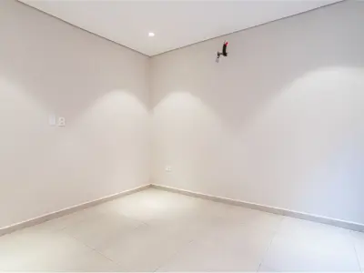 Casa en venta en Loma Merlo, Luque, con 3 dormitorios 4