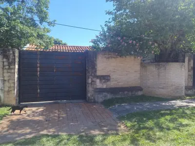 Casa en venta en Loma Pytá, Asunción, 4 dormitorios 3