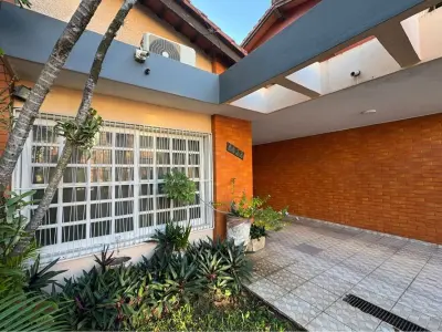 Casa à venda em Los Laureles, Asunción 3