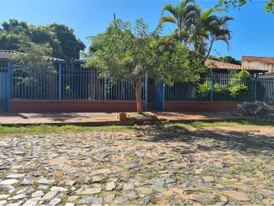 Casa à venda em Los Laureles, Assunção 2