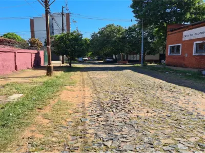 Casa à venda em Los Laureles, Assunção 4