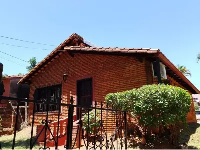 Casa à venda em Luque, bairro Campo Grande 2
