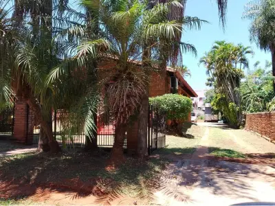 Casa à venda em Luque, bairro Campo Grande 3