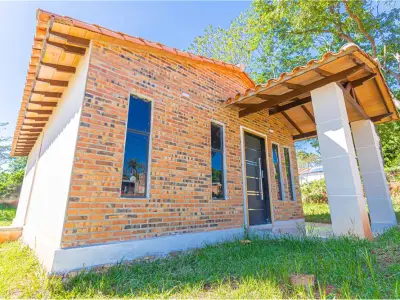 Casa en venta en Luque, barrio Itá Angu'a 2