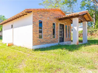 Casa en venta en Luque, barrio Itá Angu'a 4
