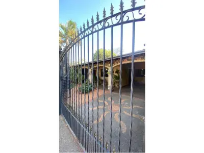 Casa en venta en Luque, Barrio La Amistad 4