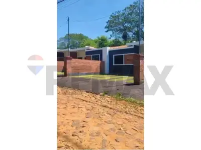 Casa à venda em Luque, bairro Yka'a 3