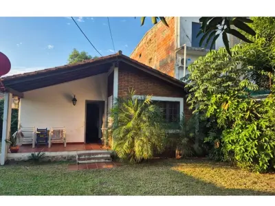 Casa en venta en Luque, Campo Grande, con amplio terreno 2