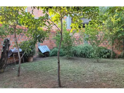 Casa en venta en Luque, Campo Grande, con amplio terreno 4