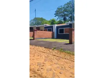 Casa à venda em Luque, Central 4